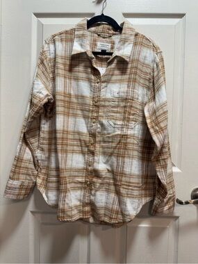 American Eagle Beige and White Plaid Button-Front Shirt size M